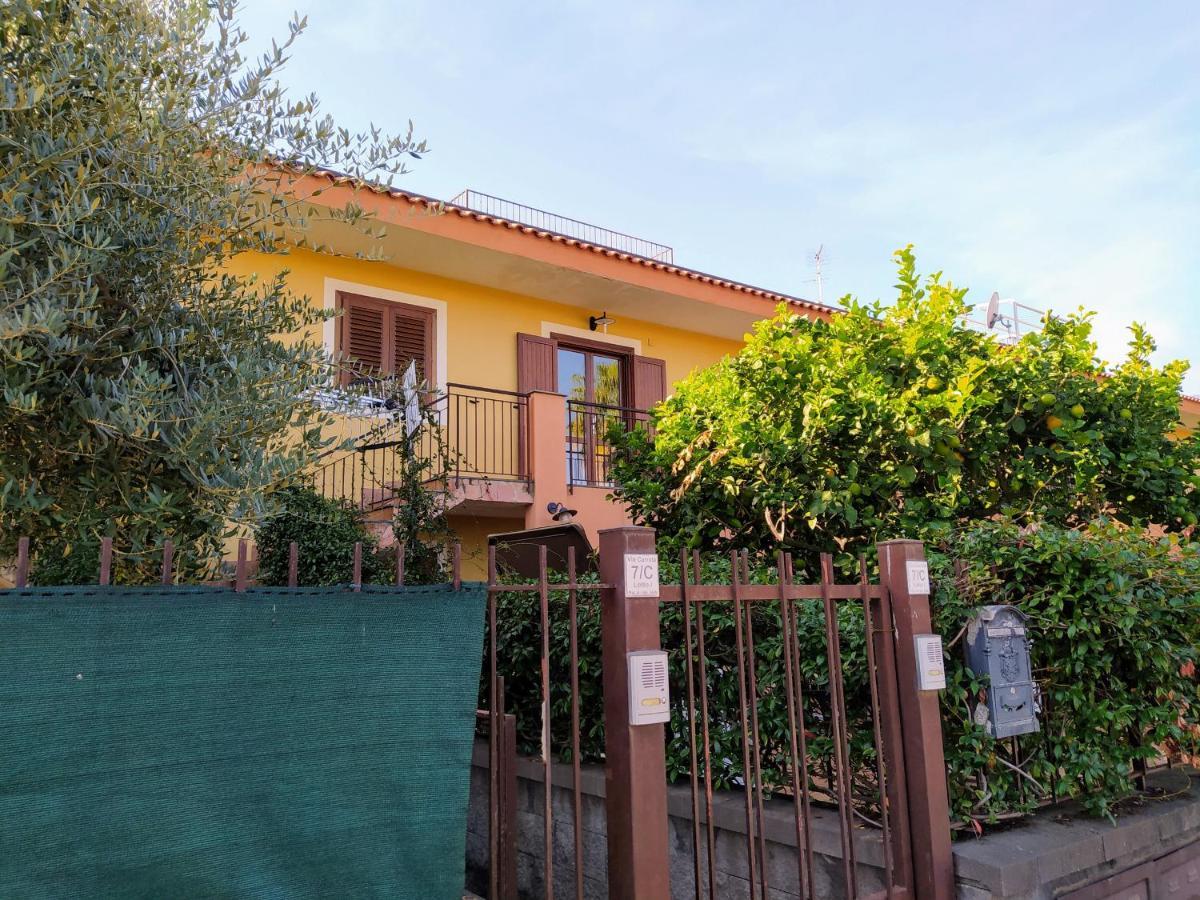 Casa Vacanze I Mori Mascali Eksteriør billede