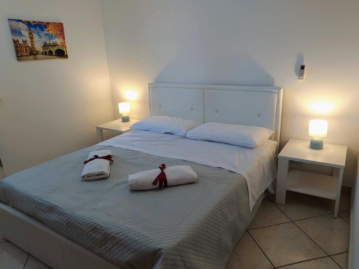 Casa Vacanze I Mori Mascali Eksteriør billede